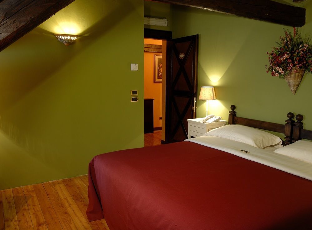 Hotel Villa Dorata Ніколозі Екстер'єр фото